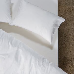 Image of fitted sheet on bed